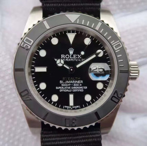 Rolex Yacht-Master. Model: 268655-Oysterflex armbånd. 40 mm diameter 283.