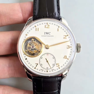 en-til-en kopi af det mekaniske IWC portugisiske serie IW546301.