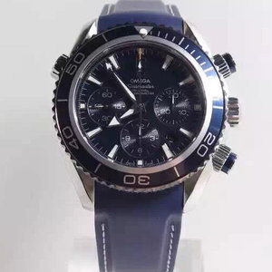 Omega Seamaster Cosmic Ocean Chronograph, mechanische Herrenuhr mit 45,5 mm Durchmesser.