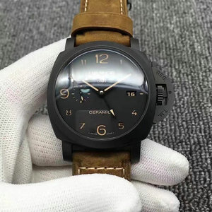 n fábrica Panerai pam441 última versión material cermet.