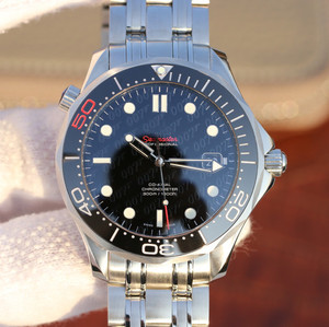 MK reproduit la version ultime de l'Omega Seamaster 300m