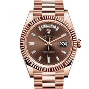 Montre mécanique pour homme Rolex 228235 série jour-calendrier en or rose.