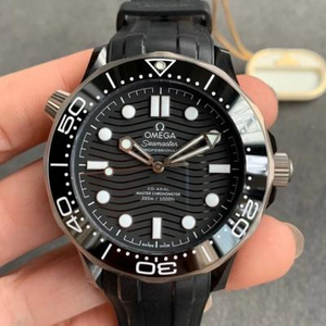 Cás ceirmeach dubh Omega Seamaster 300M nua monarchan VS, uaireadóir tumadóireachta meicniúil uathoibríoch na bhfear, banda rubair nádúrtha .98 75790981205 Monarcha ZF Patek Philippe AQUANAUT taiscéalaí fomhuirí sraith 5167 / 1A-001 faire fir grenades uat