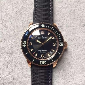 N Monarcha Artifact Blancpain Blancpain Caoga? Sraith Samhail 5015-1140-52B Rose Óir