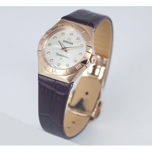 Omega Constellation Double Eagle Series 18K Rose Gold White Noodle Ding Scale Ladies Quartz Guarda Black Leather Strap Swiss Original Quartz Movement Hong Kong Assembly