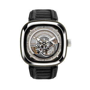 XF Seven Friday Sevenfriday-S2 / 01 Herenhorloge met mechanische riem en onderkant.