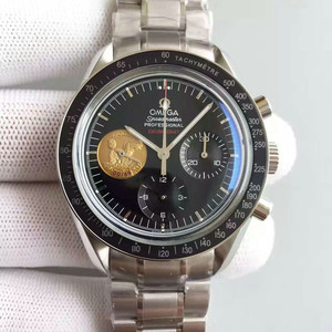 O vento manual de aterrissagem manual da Omega Speedmaster Moon, equipado com 7750 movimentos mecânicos